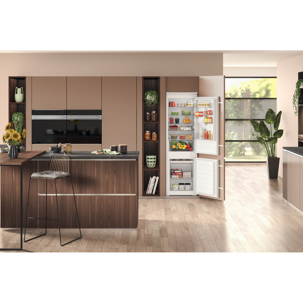 Hotpoint HTC18 D011 A1 Low Frost Built-In Fridge-Freezer – White
